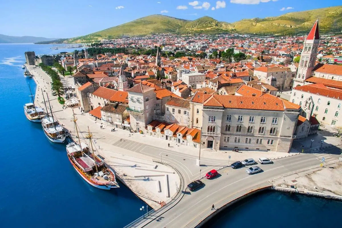 Apartman Karlo Antonio Trogir 0*,  Croatia